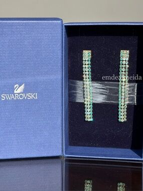 Swarovski Crystal Gold Tone Green Teal Blue Fit Long Dangle Drop Earrings RARE
